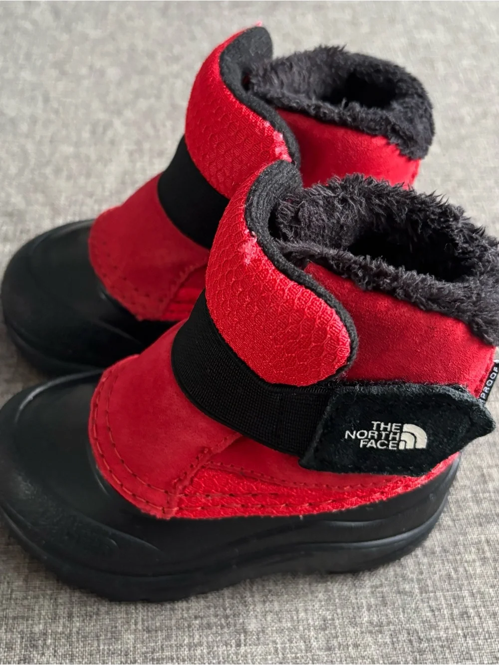 The North Face Apenglow II Snow Boots Toddler Size 6 Fiery Red Black Waterproof